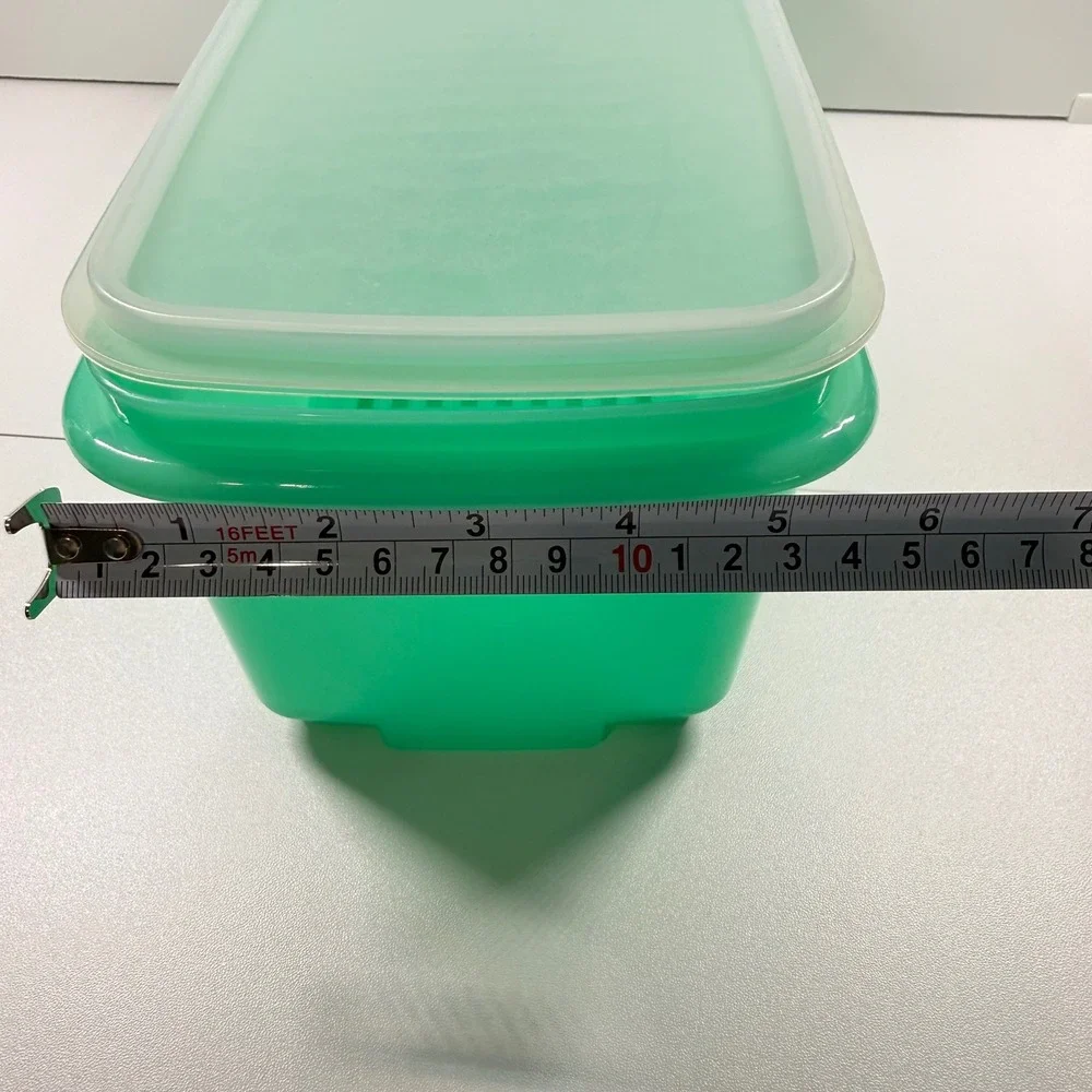 TUPPERWARE Vintage Jadeite Green Vegetable Crisper 784-1 Rectangular Lid Grid